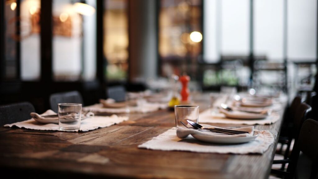 How To Tell if Wood Furniture is Good Quality? Lion's Den Furniture